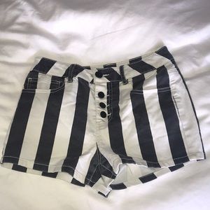 Striped high wasted shorts